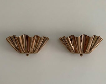 Handmade Vintage Brass Ruffle Shade Mid Century Modern Brass Half Flower Scalloped Vanity Wall Sconce Brass Fixture Wall Lamp Art Deco Lamp