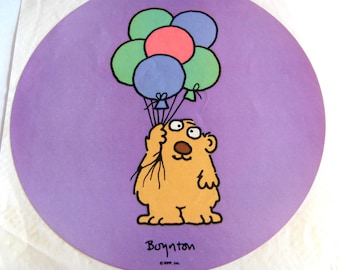Sällsynt JUMBO Vintage Rpp Boynton Björn och Ballonger Klistermärke - 80-talsillustration Tecknad Serietidning Violett Lila Koala
