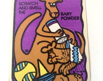 Vintage sticker Mello Smello Scratch and Sniff babypoeder - jaren 80 zeldzame kangoeroe met talkgeur