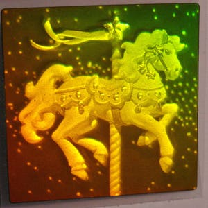 Calcomanía holográfica de la zona de pegatinas de AGC de caballo de carrusel vintage poco común: poni holográfico de los años 80 coleccionable