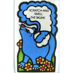 Pegatina vintage de mofeta de Mello Smello Scratch and Sniff - Coleccionable de los años 80 con aroma apestoso