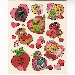 Urocza naklejka Vintage American Greetings Muppets - AGC Cartoon Kermit Miss Piggy Fozzie Bear Gonzo Valentine Jim Henson Collectible