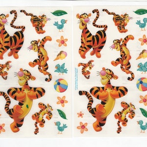 Lot de deux grandes feuilles d'autocollants transparents Tigrou des lézards - Album de dessin animé Disney Tiger Winnie l'ourson