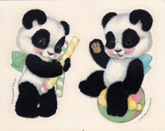 Hoja de pegatinas vintage raras y adorables de osos panda peludos de Hallmark - Difícil de encontrar en los años 80 - Pelota de playa retro con lazo de oso y menta