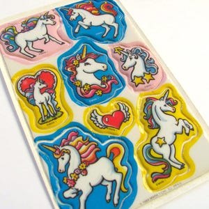 Vintage Mark 1 Scratch and Sniff Puffy Sticker Sheet licornes - Paillettes fantaisie coeur de licorne des années 80 Morgan Inc 1980 à collectionner