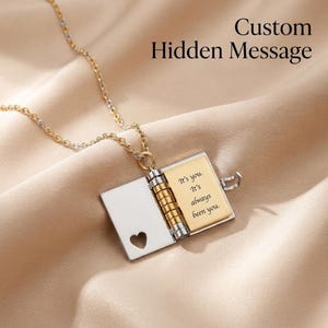 Boek Medaillon Ketting, Gepersonaliseerde Roestvrijstalen Hanger met Verborgen Gegraveerde Boodschap en Ketting van 40-45 cm