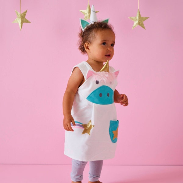 Einhorn Charakter Pinafore Kleid in Aqua Schnur von Wild Things