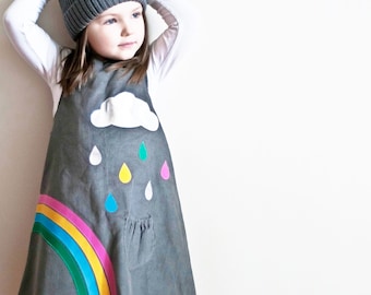 Mädchen Kleid Regenbogen Regentropfen Wolke grau pinafore