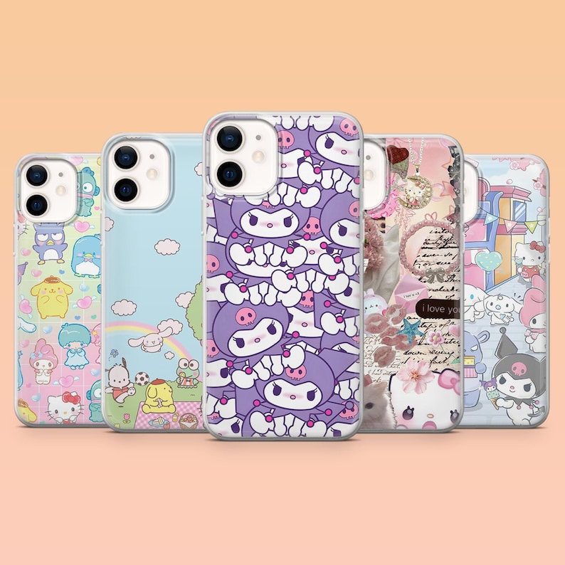 Puede incluir: Una colecci&oacute;n de cinco fundas para tel&eacute;fonos con dise&ntilde;os coloridos. Las fundas presentan varios personajes y patrones de dibujos animados, incluyendo un personaje morado, un cielo azul con un arco&iacute;ris y dise&ntilde;os florales y de texto. Las fundas se muestran sobre un fondo melocot&oacute;n.