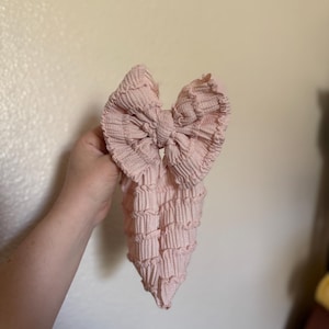 Ruffled headwrap bows