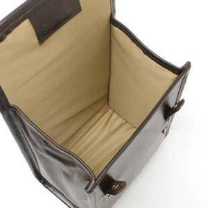 Executive Leather Lunch Bag with Waterproof Lining and Optional Insulation image 3