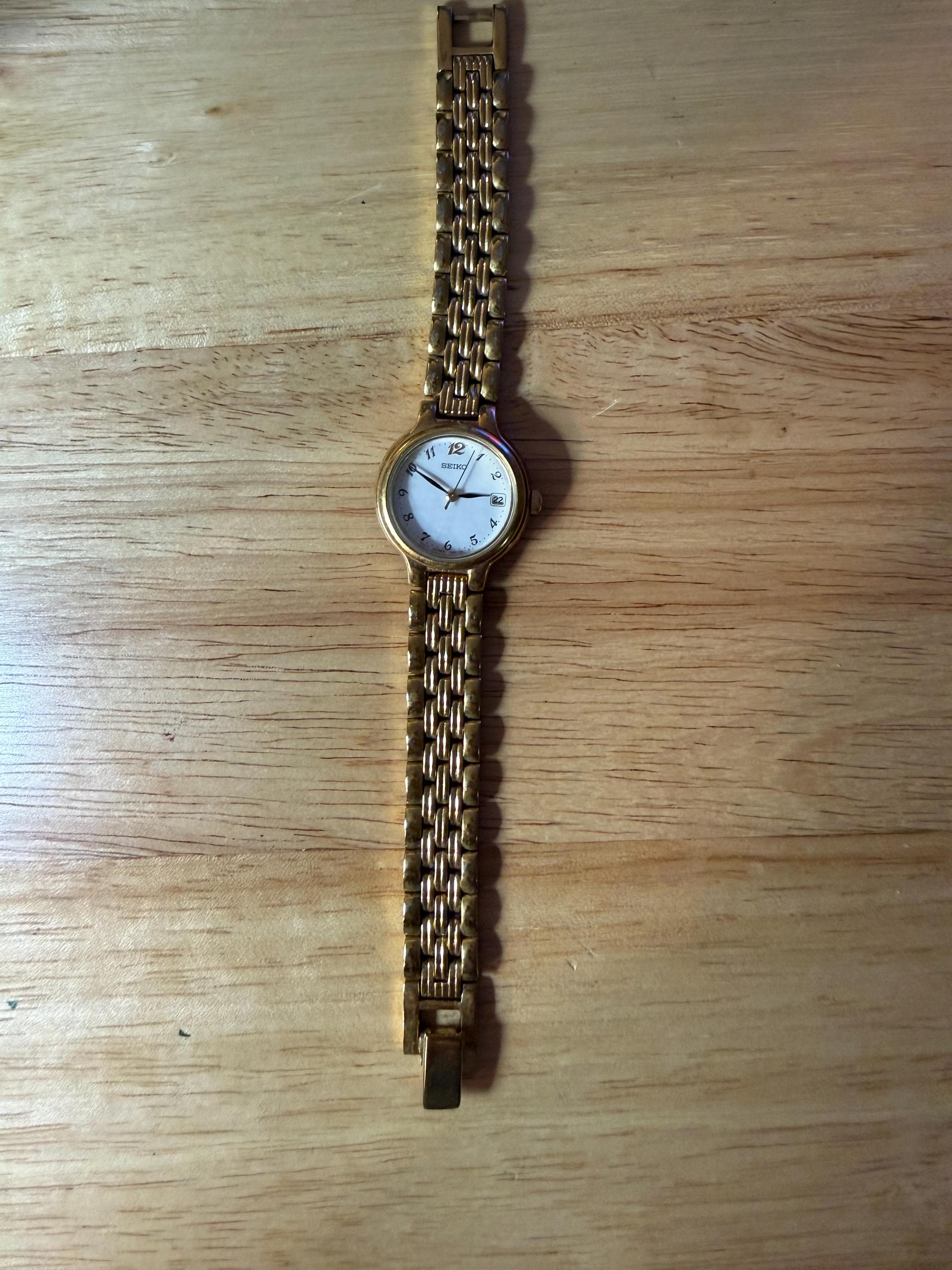 vintage seiko womens water resistant gold tone adjustable band watch Vintage 90s SEIKO SX V401-0091 This Seiko SX Women main image 3