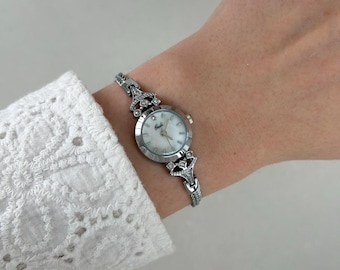 Retro Silber weißes Zifferblatt Frauen Minimalist Runde Uhr Armband Edelstahl + Geschenktasche
