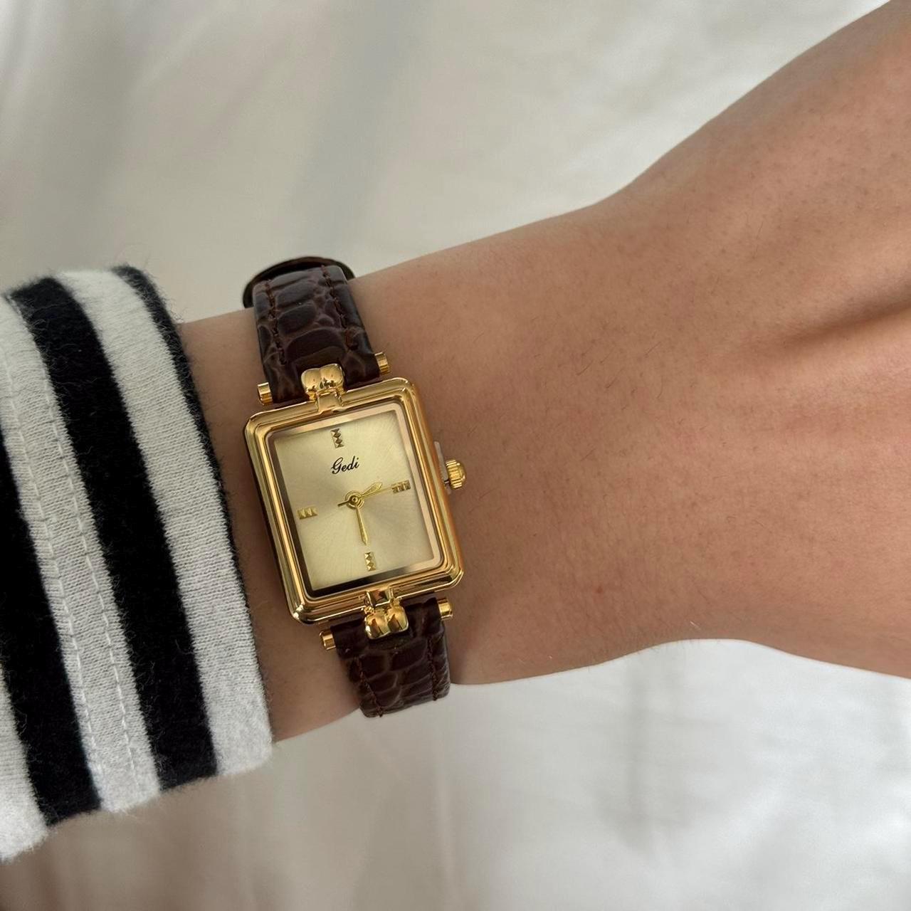 SKU0597Retro Gold White Women Minimalist Watch Bracelet Stainless steel+gift bag Vintage Gold Minimalist Watch – Antiqlux main image 3