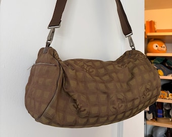 Vintage Chanel Schokolade Braun Travel Line Große Nylon Overnight Duffel Barrel Bag
