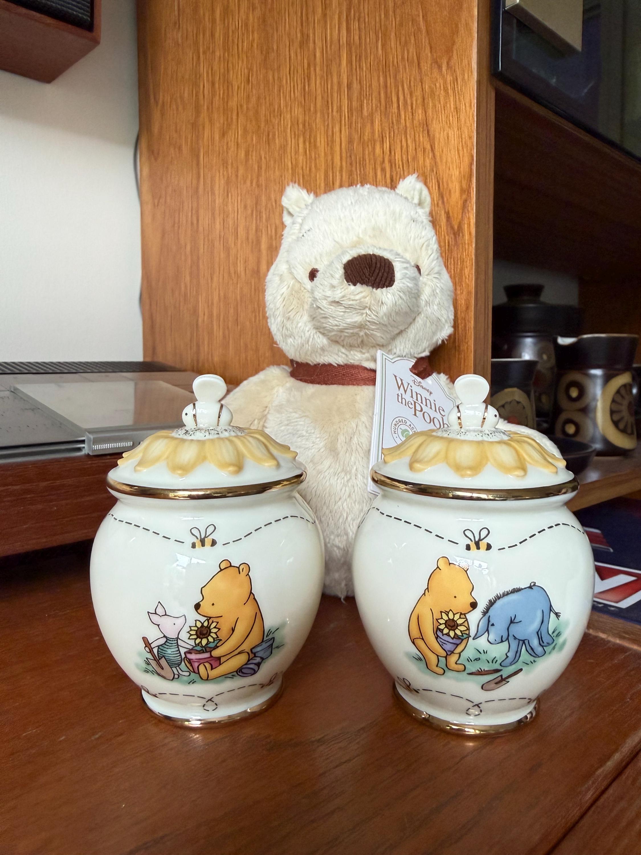 ウィニー・ザ・プー ツリーハウス 陶器製クッキージャー ウィニー・ザ・プー ツリーハウス 陶器製クッキージャー 【公式通販】