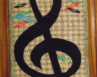 Suspensão de parede musical acolchoada 11 1/2 x 26"