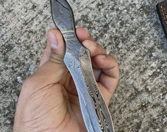 Cuchillo de caza Kris de doble filo de acero de Damasco forjado a mano y funda, regalo para él