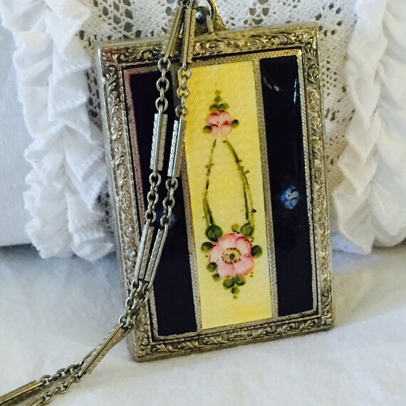 Edwardian Compact Wristlet
