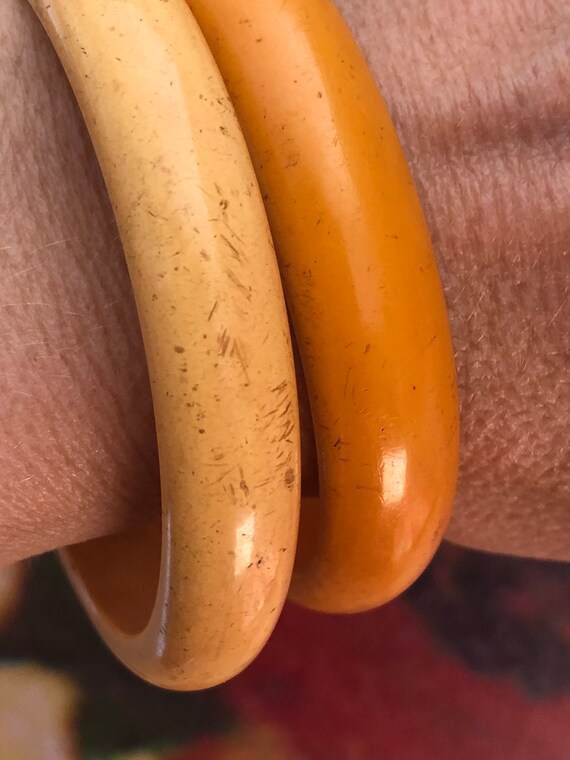 Bakelite Bangles Yellow Set Battered but Beautifu… - image 6