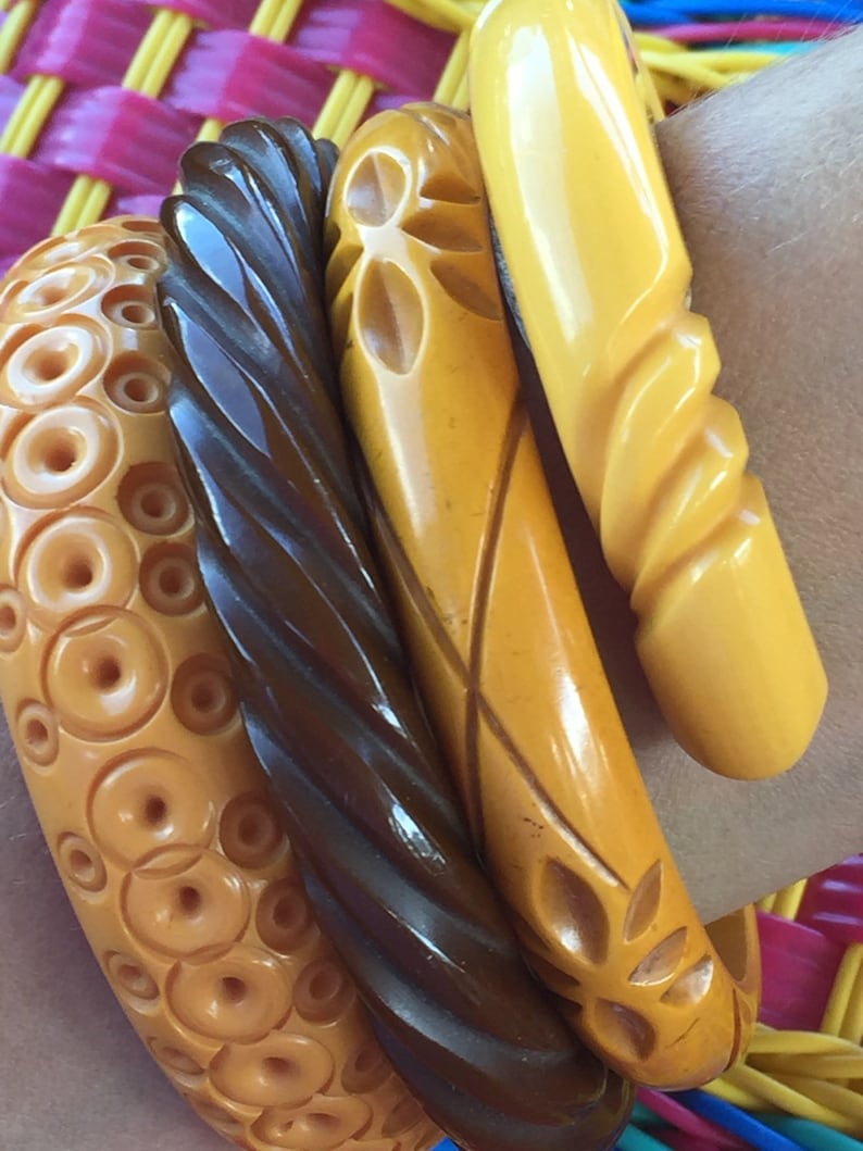 Bakelite Bangle Yellow Carved Circles image 4