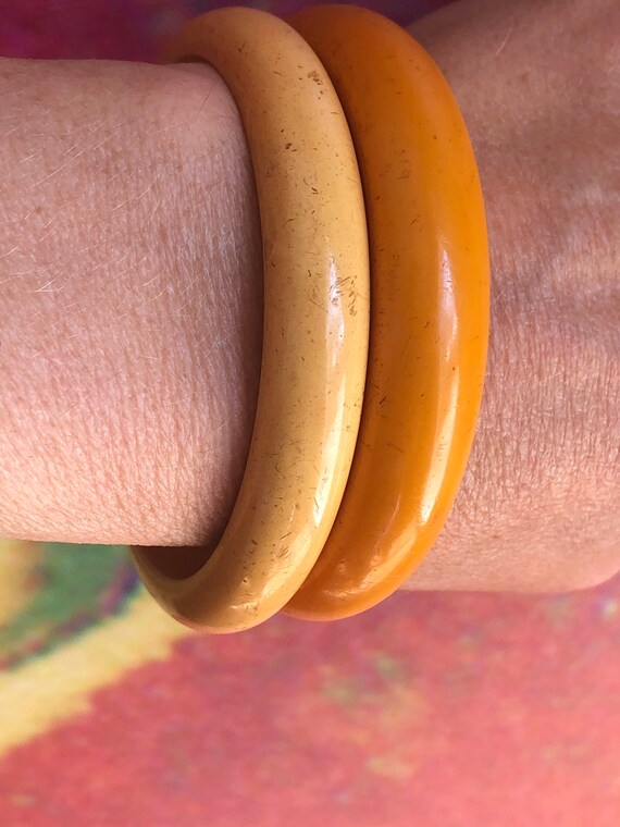 Bakelite Bangles Yellow Set Battered but Beautifu… - image 3