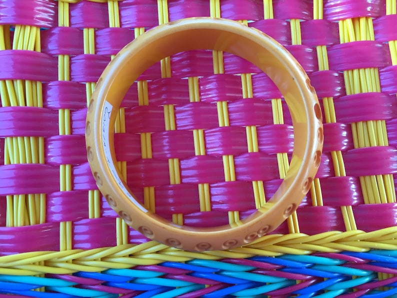 Bakelite Bangle Yellow Carved Circles image 3