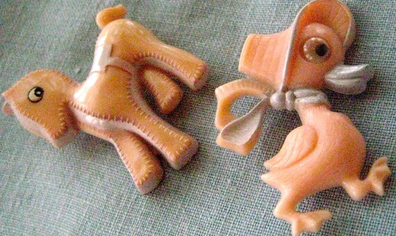 Figural Pins Horsey and Ducky Pink vintage plastic - image 2