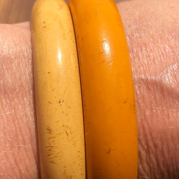 Bakelite Bangles Yellow Set Battered but Beautifu… - image 7