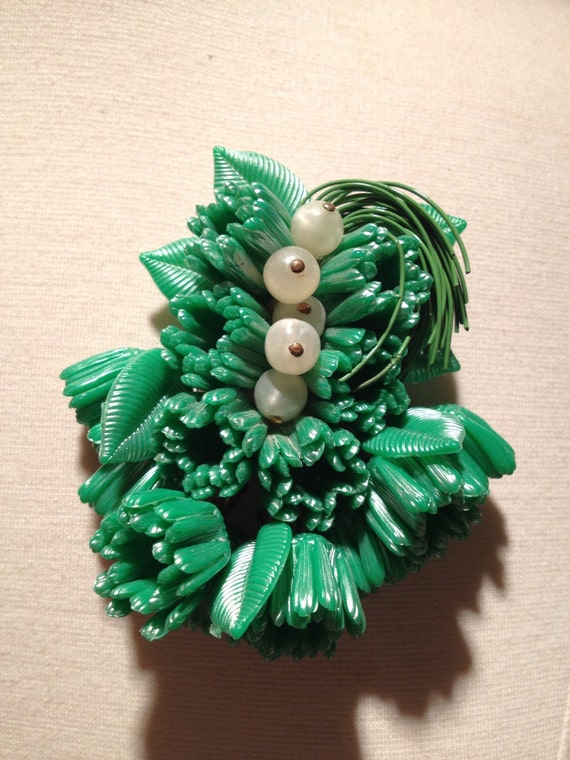 Haskell Hess 1940s Green Celluloid Brooch