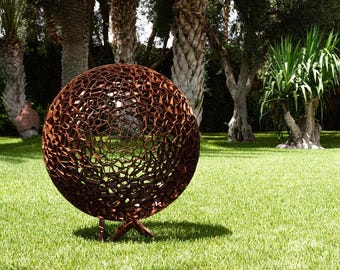 Escultura esférica de acero hecha a mano / Arte geométrico en metal, acabado rojo óxido, decoración grande para exteriores