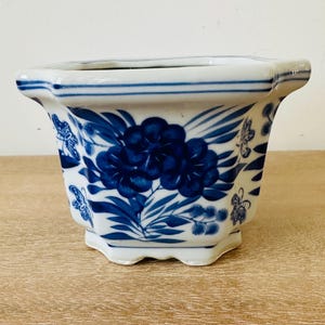 Vintage Blue & White Asian Ceramic Planter | Chinoiserie Cachepot | Hand Painted Floral Pot | Small Porcelain Bonsai Planter | Chinese Style