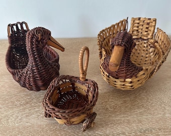 Vintage Wicker Duck Basket Set | Handwoven Rattan Goose Baskets | Cottagecore Farmhouse Decor | Set of 3 Miniature Baskets