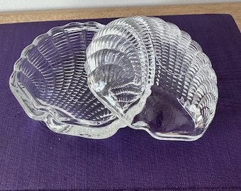 Vintage Clear Glass Shell Trinket Box | Coastal Seashell Jewelry Dish | Beach Cottage Decor | Scallop Shell Vanity Container