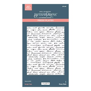 Peut inclure: Une plaque de presse BetterPress avec un motif de texte manuscrit. La plaque est rectangulaire avec un motif de script blanc sur un fond gris. Le texte "HOT FOILS BEAUTIFULLY" est dans le coin supérieur gauche. Le texte "PRESS PLATES" est au centre.