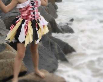 Girls pirate costume with bloomers for Halloween, birthday parties, dress up, pageant, photo prop birthdays,Disneyland trip