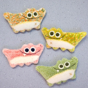 Crocodile Tufted Rug – Handmade Mixed Yarn, Seasons Themed Small Rug, Fluffy Croc Home Decor