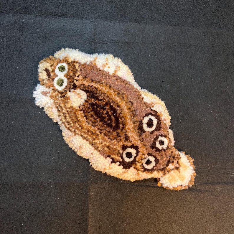 Flounder Tufted Fish Rug – Wall Decor, Coaster, Hand-Mixed Yarn Design 1