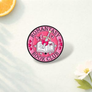 Romantasy Book Club Enamel Pin Fantasy Reader Romantasy Rush Bookish Brooch Lapel Badge Jewelry Gift for Friends
