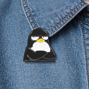 Arrogant Impatient Animal Enamel Pins Funny Expression Frowning Gull Crocodile Lapel Brooch