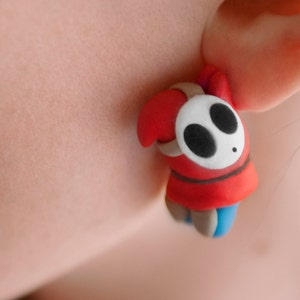 EEK Shy Guy Earrings Mario image 1