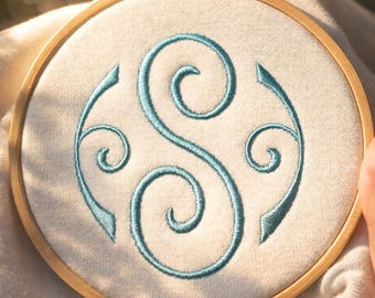 Circle Monogram Embroidery Font, Fishtail Monogram with Frame Embroidery Design, BX Font (Digital Download), 5 sizes, 11 formats