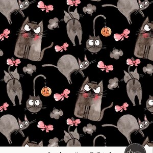 Pode incluir: Um padrão contínuo sobre fundo preto com gatos cinzentos em estilo aguarela com olhos grandes, laços cor-de-rosa e abóboras cor de laranja. O texto na parte inferior diz Seamless patterns 12x12 inch e inclui um logótipo circular Decollors.