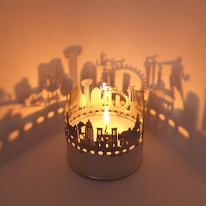 San Antonio Skyline Shadow Play - Mesmerizing Candle Attachment, Perfect Souvenir for Fans – Projections of Iconic Landmarks