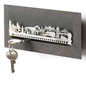 Rügen Skyline Schlüsselbrett - Stilvolles Wohnaccessoire mit Landmarken-Silhouette - Praktische Schlüsselaufbewahrung für Rügen-Fans