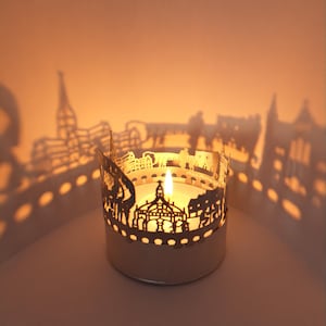 Salisbury Skyline Shadow Play - kaarsbevestiging voor mooie kamerprojectie en gedenkwaardig souvenir - perfect cadeau voor fans van Salisbury!