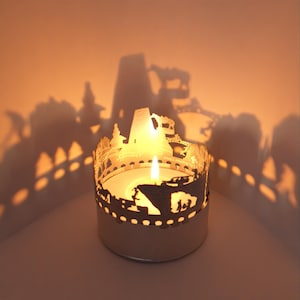 Sedona Skyline Shadow Play: Accesorio de vela de linterna con proyección de silueta - ¡Recuerdo perfecto para los fanáticos de Sedona!