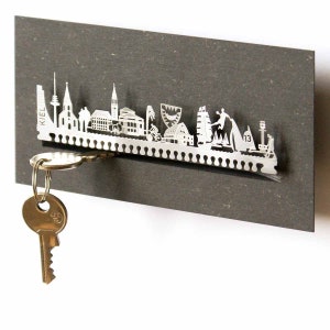 Kiel Skyline Schlüsselbrett - Maritimes Design, praktischer Steckschlitz, Geschenk für jeden Kiel-Fan
