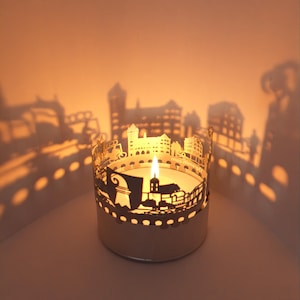 Basel Skyline Shadow Play: Accesorio de vela de farol para una decoración fascinante de la habitación - Regalo de recuerdo ideal de Basilea