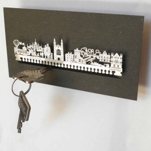 Cambridge Souvenir Gift Tube - Prachtig Skyline-ontwerp, perfect cadeau voor Cambridge Fans & Afgestudeerden - Keepsake Memorabilia